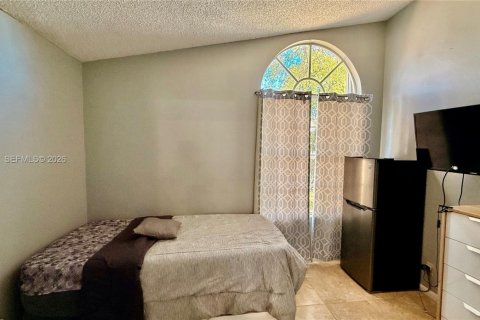 Villa ou maison à louer à Coral Springs, Floride: 3 chambres, 161 m2 № 2020051 - photo 29