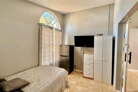 Villa ou maison à louer à Coral Springs, Floride: 3 chambres, 161 m2 № 2020051 - photo 30