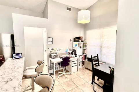 Villa ou maison à louer à Coral Springs, Floride: 3 chambres, 161 m2 № 2020051 - photo 12