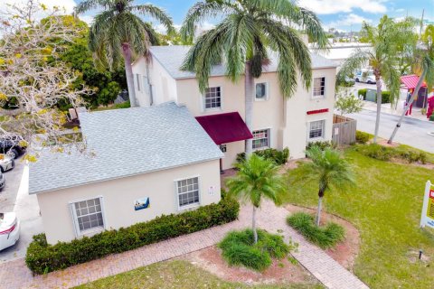 Propiedad comercial en venta en Homestead, Florida № 1892742 - foto 1