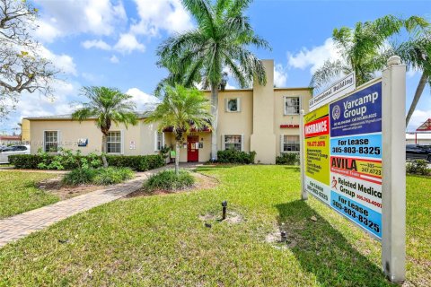 Propiedad comercial en venta en Homestead, Florida № 1892742 - foto 17