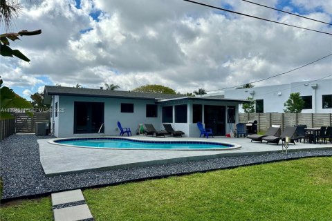 Casa en venta en Wilton Manors, Florida, 3 dormitorios, 123.1 m2 № 1992237 - foto 4