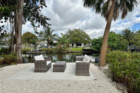 Casa en venta en Wilton Manors, Florida, 3 dormitorios, 123.1 m2 № 1992237 - foto 7