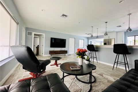 Casa en venta en Wilton Manors, Florida, 3 dormitorios, 123.1 m2 № 1992237 - foto 24