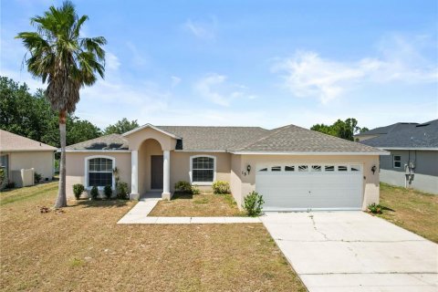 House in Kissimmee, Florida 3 bedrooms, 113.71 sq.m. № 1735542 - photo 1