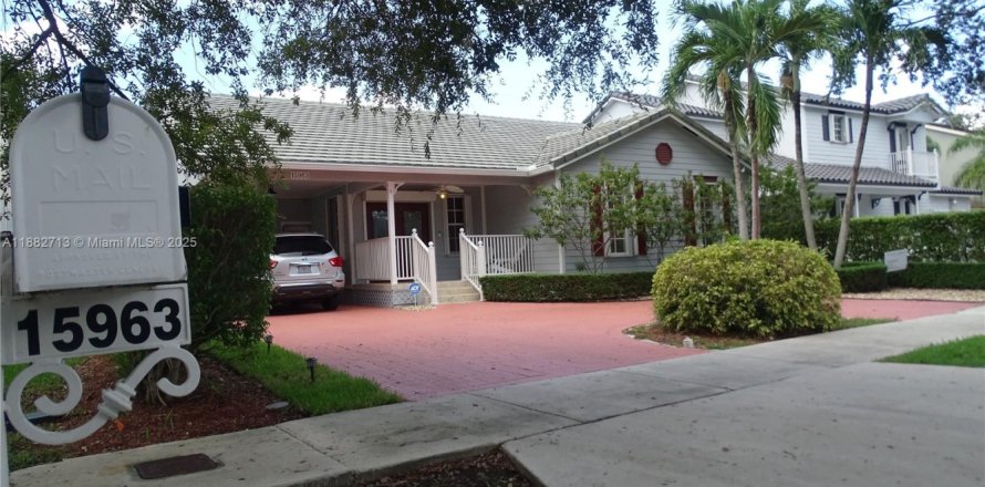 Villa ou maison à Miami, Floride 4 chambres, 180.69 m2 № 1932039