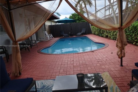 Villa ou maison à vendre à Miami, Floride: 4 chambres, 180.69 m2 № 1932039 - photo 6