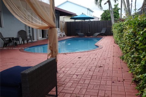 Villa ou maison à vendre à Miami, Floride: 4 chambres, 180.69 m2 № 1932039 - photo 7