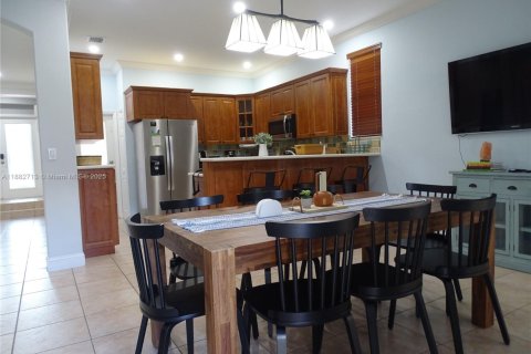 Villa ou maison à vendre à Miami, Floride: 4 chambres, 180.69 m2 № 1932039 - photo 11