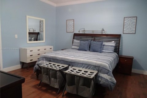 Villa ou maison à vendre à Miami, Floride: 4 chambres, 180.69 m2 № 1932039 - photo 17
