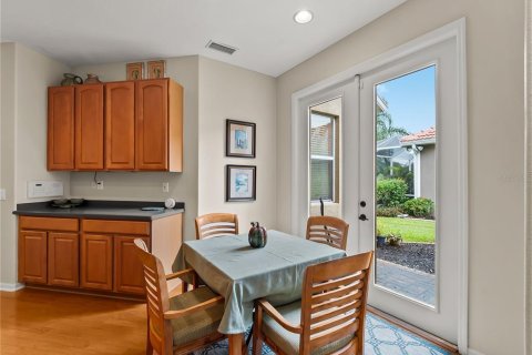 House in North Port, Florida 4 bedrooms, 224.36 sq.m. № 2410111 - photo 22