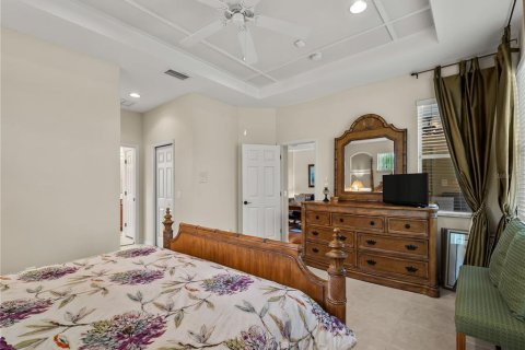 House in North Port, Florida 4 bedrooms, 224.36 sq.m. № 2410111 - photo 28