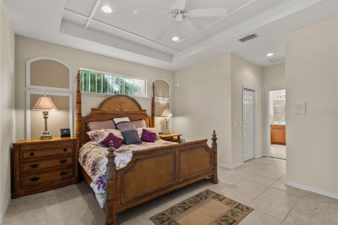 House in North Port, Florida 4 bedrooms, 224.36 sq.m. № 2410111 - photo 27