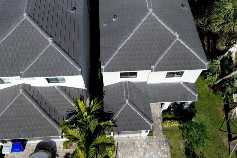 Casa en venta en Pompano Beach, Florida, 3 dormitorios, 134.34 m2 № 1872395 - foto 3