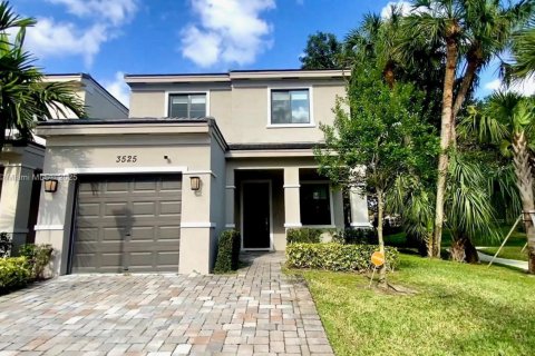 Casa en venta en Pompano Beach, Florida, 3 dormitorios, 134.34 m2 № 1872395 - foto 1