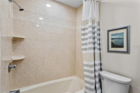 House in Saint Petersburg, Florida 2 bedrooms, 152.36 sq.m. № 2215615 - photo 25