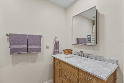 House in Saint Petersburg, Florida 2 bedrooms, 152.36 sq.m. № 2215615 - photo 23