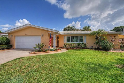 House in Clearwater, Florida 2 bedrooms, 154.68 sq.m. № 2110354