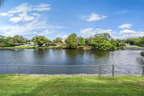 House in Clearwater, Florida 2 bedrooms, 154.68 sq.m. № 2110354 - photo 4