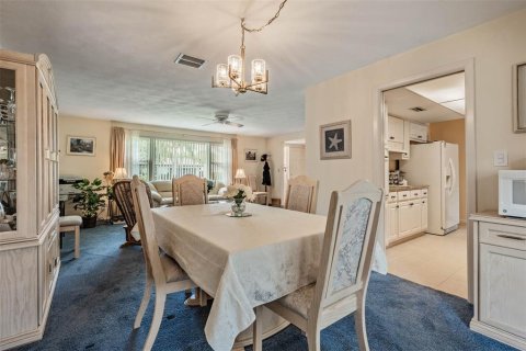 House in Clearwater, Florida 2 bedrooms, 154.68 sq.m. № 2110354 - photo 11