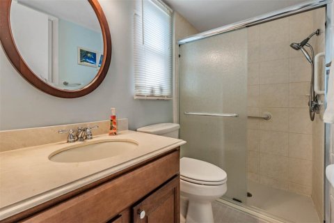 House in Clearwater, Florida 2 bedrooms, 154.68 sq.m. № 2110354 - photo 19