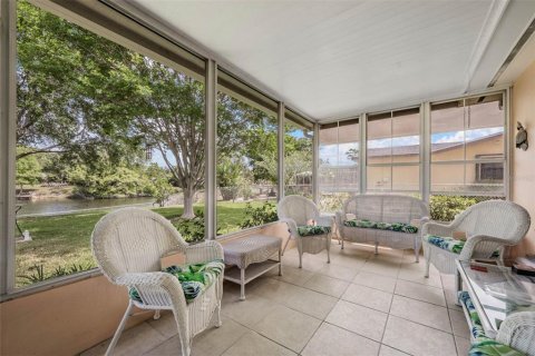 House in Clearwater, Florida 2 bedrooms, 154.68 sq.m. № 2110354 - photo 6