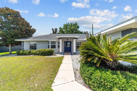 House in Belleview, Florida 3 bedrooms, 157 sq.m. № 2225454 - photo 5