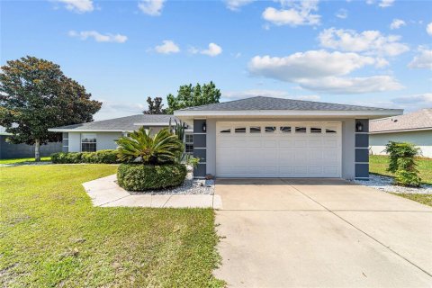 House in Belleview, Florida 3 bedrooms, 157 sq.m. № 2225454 - photo 4