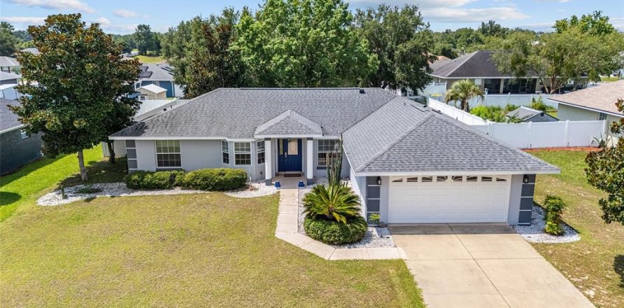 House in Belleview, Florida 3 bedrooms, 157 sq.m. № 2225454
