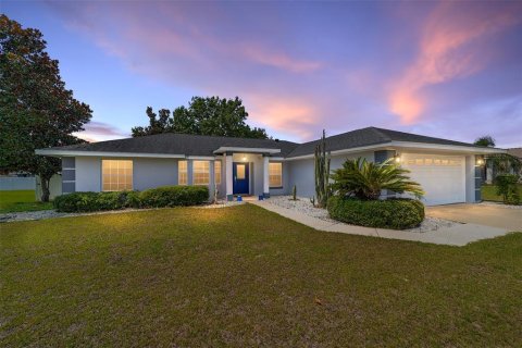 House in Belleview, Florida 3 bedrooms, 157 sq.m. № 2225454 - photo 2