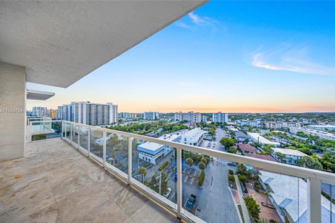 Снять в аренду кондоминиум в Помпано-Бич, Флорида 3 спальни, 228.45м2, № 1950910 - фото 22