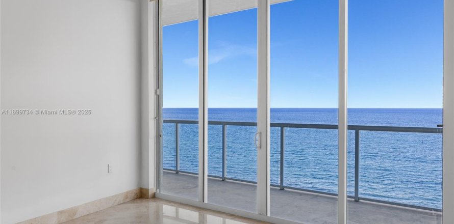 Кондоминиум с 3 спальнями в Помпано-Бич, Флорида № 1950910