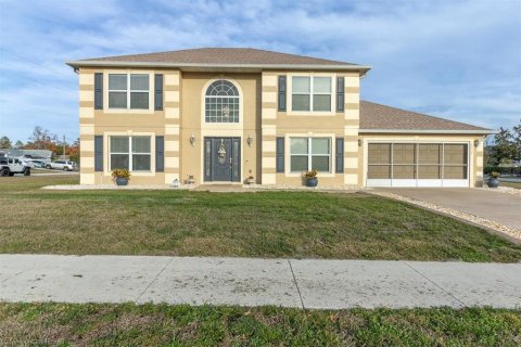 House in Spring Hill, Florida 3 bedrooms, 218.88 sq.m. № 1721991 - photo 1