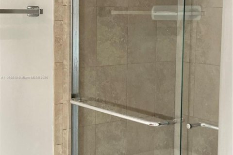 Condo in North Miami Beach, Florida, 2 bedrooms  № 1973435 - photo 22