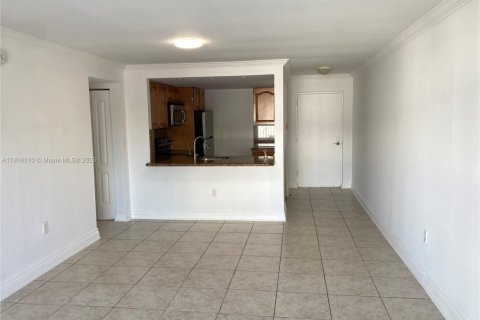 Condo in North Miami Beach, Florida, 2 bedrooms  № 1973435 - photo 6