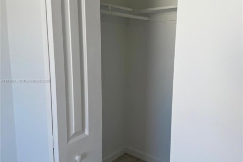 Condo in North Miami Beach, Florida, 2 bedrooms  № 1973435 - photo 26