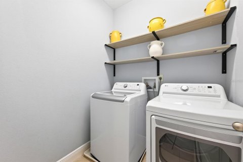Купить таунхаус в Орландо, Флорида 11 комнат, 173.63м2, № 2380410 - фото 2