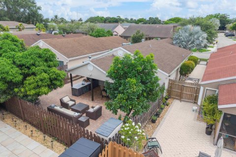 Villa ou maison à vendre à Coconut Creek, Floride: 3 chambres, 133.78 m2 № 2087866 - photo 20