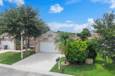 Villa ou maison à vendre à Coconut Creek, Floride: 3 chambres, 133.78 m2 № 2087866 - photo 21