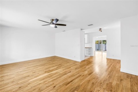 Villa ou maison à vendre à Saint Petersburg, Floride: 2 chambres, 134.71 m2 № 2148120 - photo 5