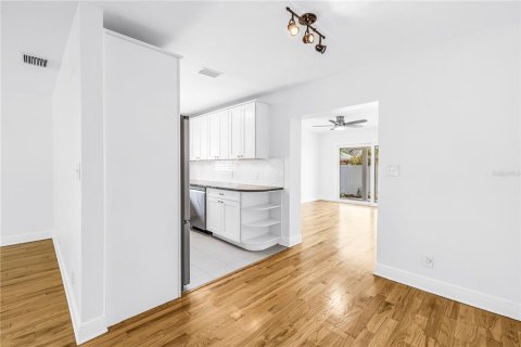 Villa ou maison à vendre à Saint Petersburg, Floride: 2 chambres, 134.71 m2 № 2148120 - photo 7