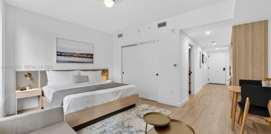 Estudio en el Condominio en Miami, Florida № 2192778