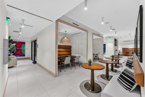 Condominio en venta en Miami, Florida, 36.42 m2 № 2192778 - foto 16