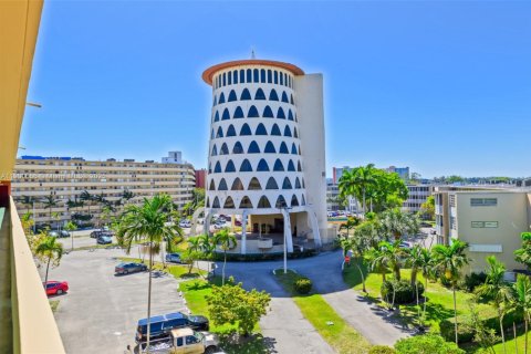 Condominio en alquiler en Miami, Florida, 1 dormitorio, 96.25 m2 № 1951977 - foto 8