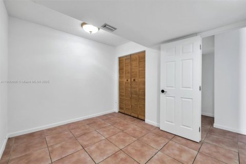 Condominio en alquiler en Miami, Florida, 1 dormitorio, 96.25 m2 № 1951977 - foto 22