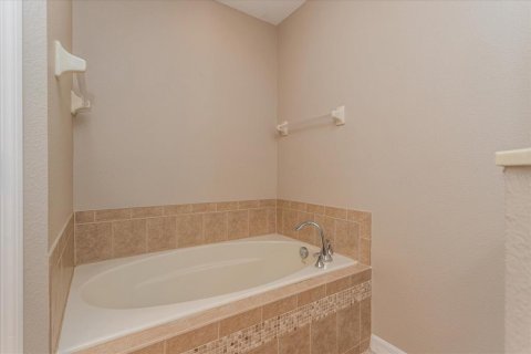Townhouse in Oviedo, Florida 3 bedrooms, 153.85 sq.m. № 1824839 - photo 18