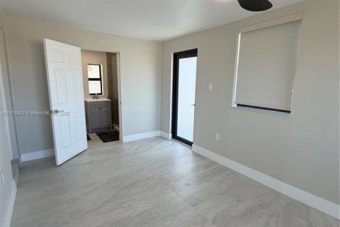 Immobilier commercial à louer à Miami, Floride: 115.29 m2 № 1973791 - photo 9