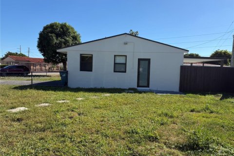 Immobilier commercial à louer à Miami, Floride: 115.29 m2 № 1973791 - photo 10