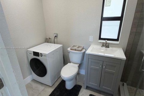 Immobilier commercial à louer à Miami, Floride: 115.29 m2 № 1973791 - photo 7