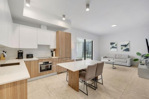 Condo in Miami, Florida, 2 bedrooms  № 2401309